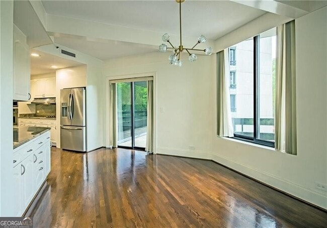 Building Photo - 2660 Peachtree Rd NW