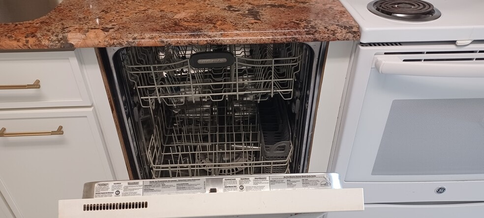 Building Photo - 2311 Pimmit Dr