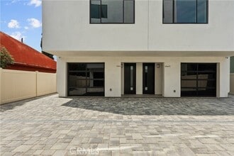 Building Photo - 13944 Vanowen St