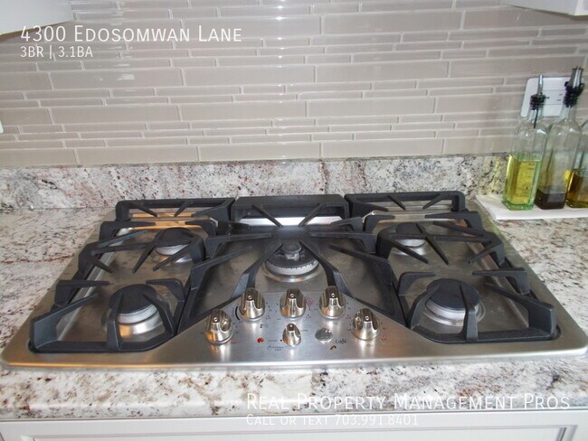 Building Photo - 4300 Edosomwan Ln