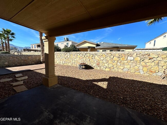 Building Photo - 5429 Francisco Roque Dr