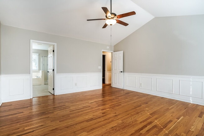 Building Photo - 3617 Dewing Dr