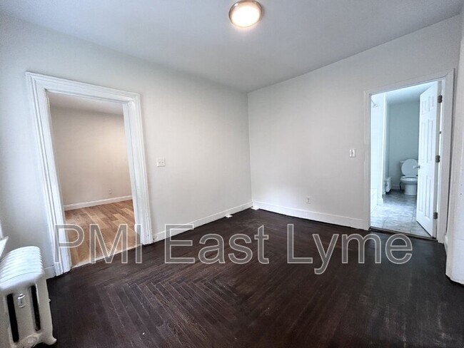 Building Photo - 54 Roath St