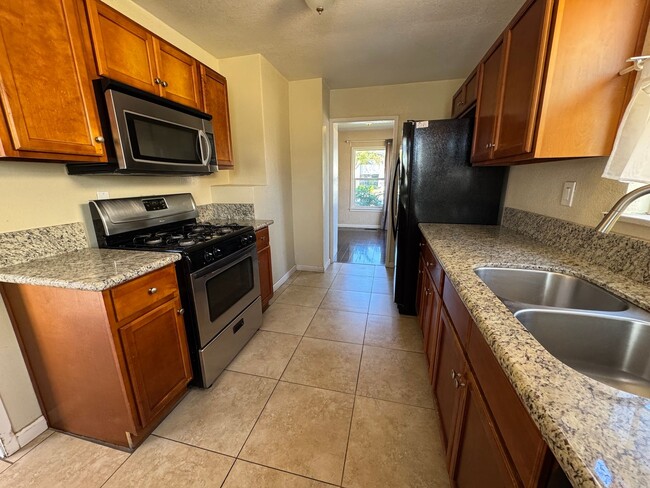 Building Photo - Charming 3-Bedroom Home with a spacious yard and modern amenities in Chula Vista