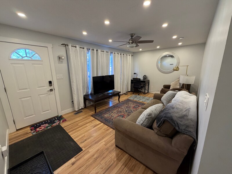 Building Photo - 2011 W Bedford St