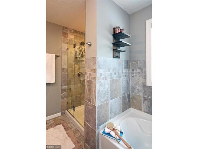 Building Photo - 3221 42nd Ave S