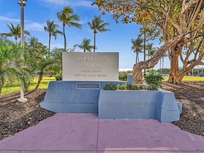 Building Photo - 1052 Ocean Dr