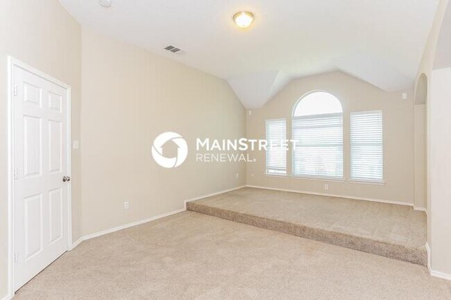 Building Photo - 5 Bedroom Pet-Friendly Home in DeSoto, TX ...