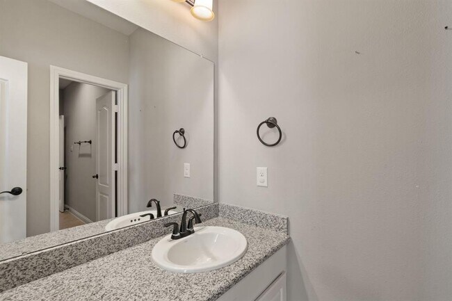 Building Photo - 16916 W Caramel Apple Trail