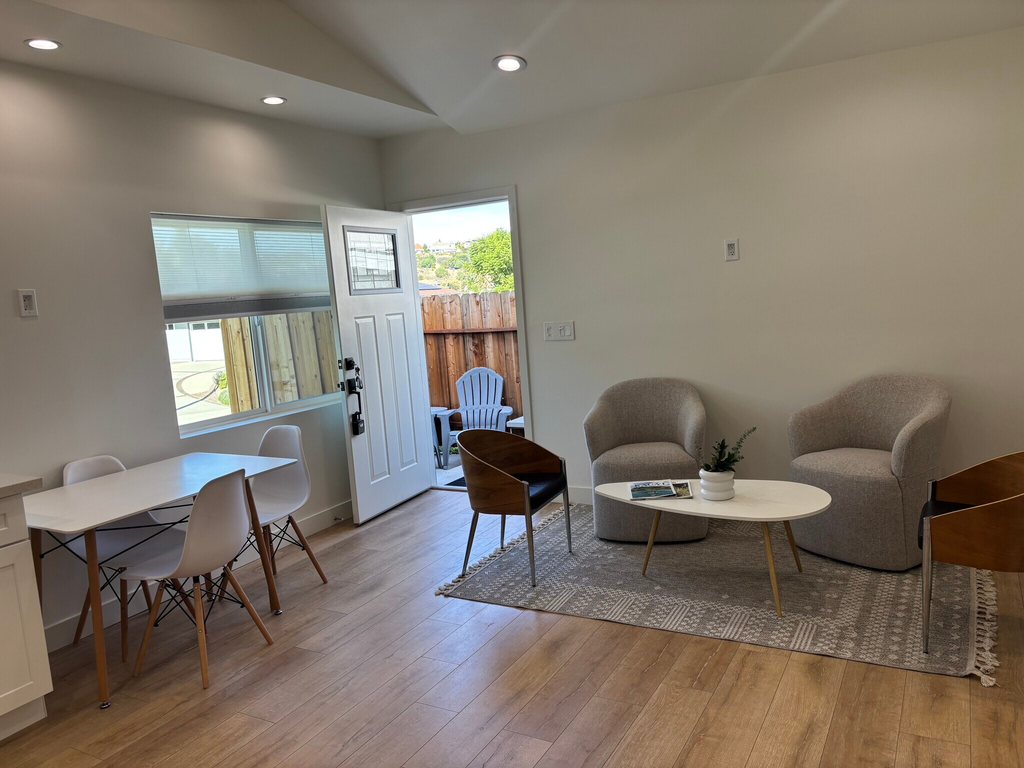 Building Photo - 6038 Maury Ave