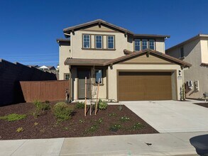 Building Photo - New Folsom home with solar!