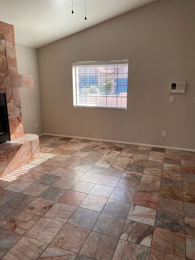 Building Photo - 5249 N Adobe Cir