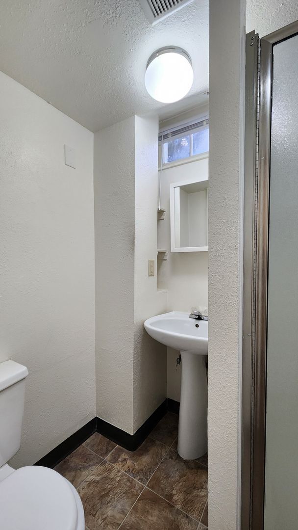 Building Photo - Beautiful University Area Home