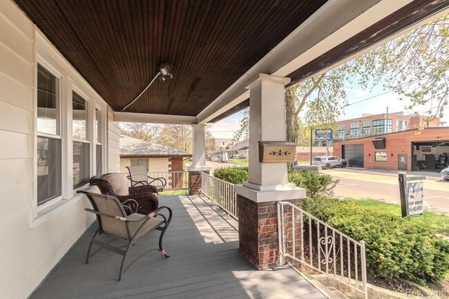 Building Photo - 187 Vester Ave