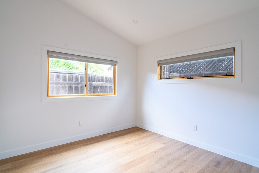 Building Photo - 3038 Beech St
