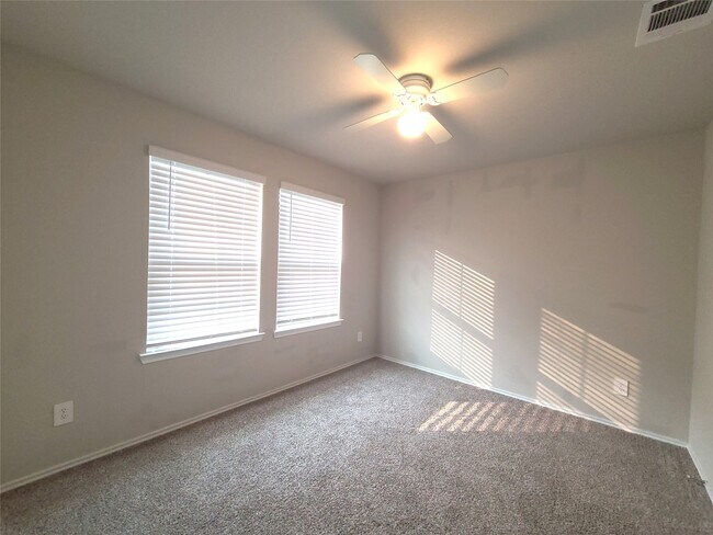 Building Photo - 40563 Birch Shadows Ct