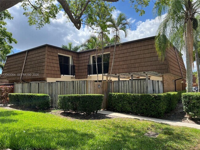 Building Photo - 9105A SW 19th Pl