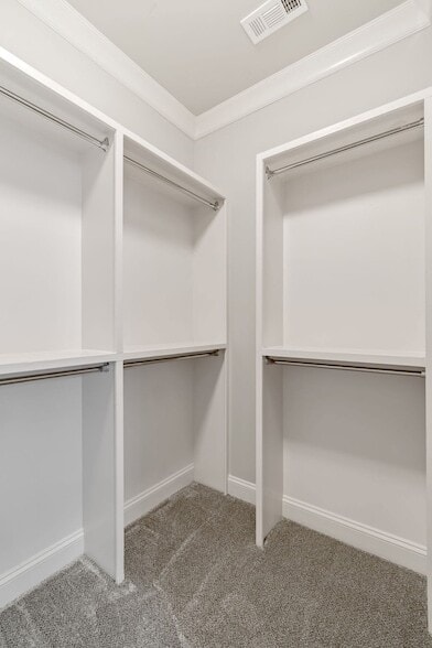 Building Photo - 1444 Channing Dr