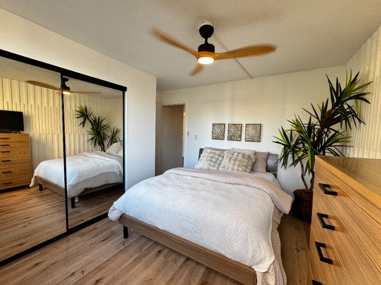 Building Photo - 975 Ala Lilikoi St