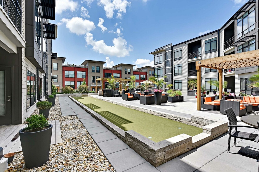 02-Common Area Aston Place Columbus OH-PJ03315-PH-9 - Aston Place