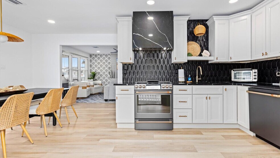 Building Photo - 3136-38 Haven Ave