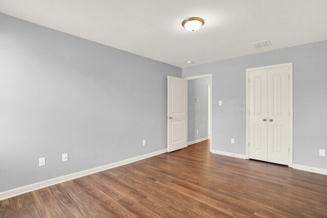 Building Photo - 7501 Bronze Dr