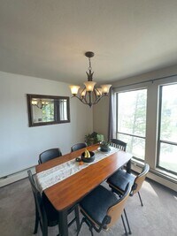Building Photo - Lake Cliffe Condo - Spacious 2 Bedroom/2 B...