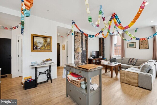 Building Photo - 1254 S 18th St