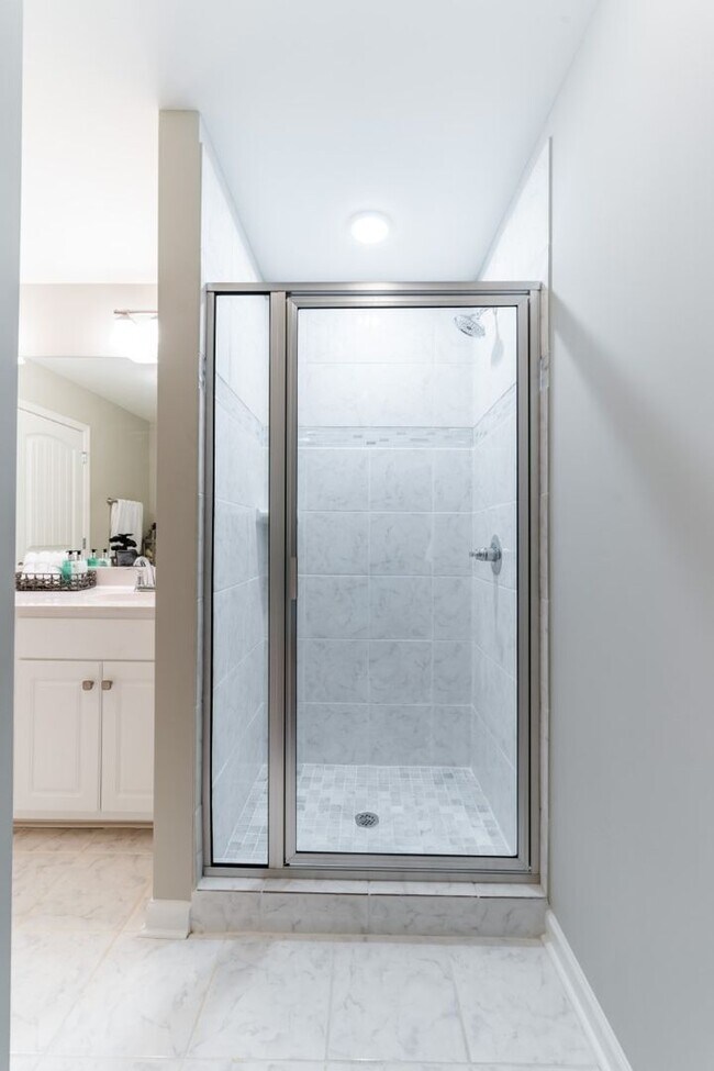 Building Photo - Gorgeous Home in Odenville! Fresh, Modern ...