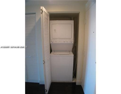 Building Photo - 2740 SW 28th Terrace