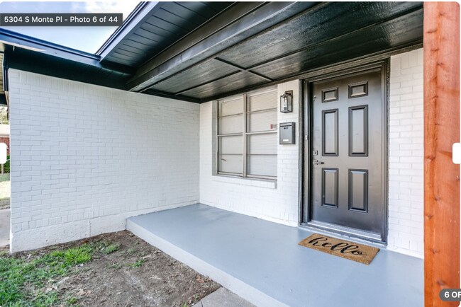 Building Photo - ASK ABOUT OUR VALENTINES DAY MOVE-IN SPECI...