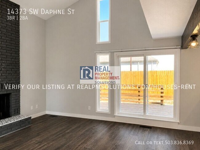 Building Photo - 14373 SW Daphne St