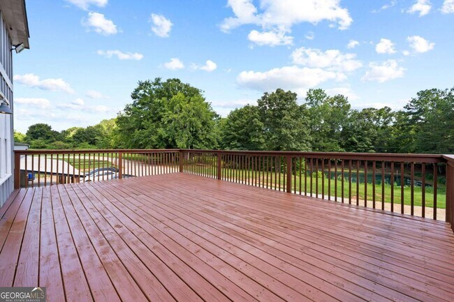 Building Photo - 221 Columbus Dr