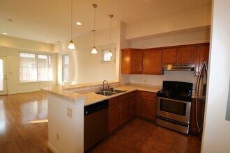 Building Photo - Hillside Crossing