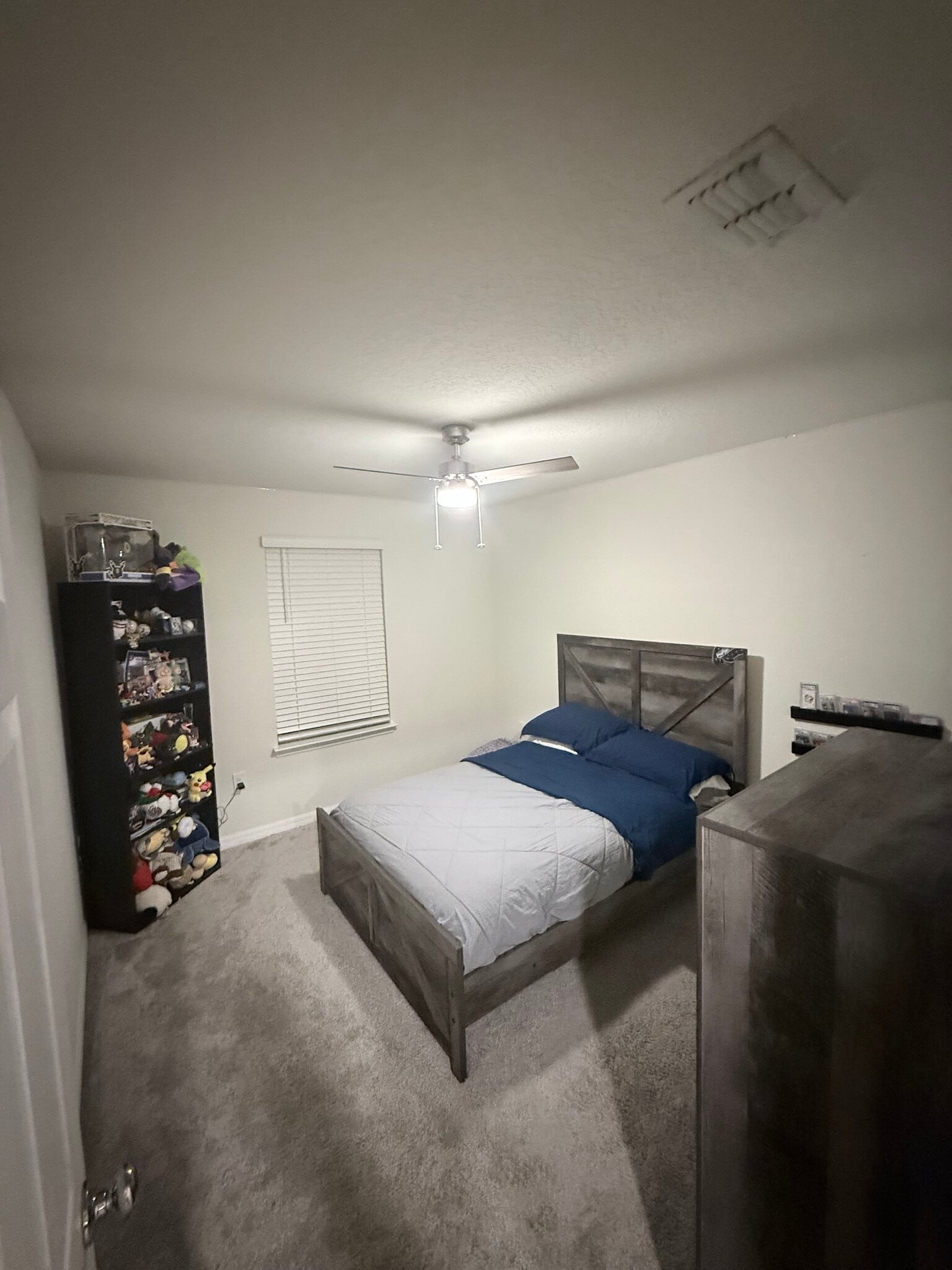 Building Photo - 2643 E Lake Pointe Dr