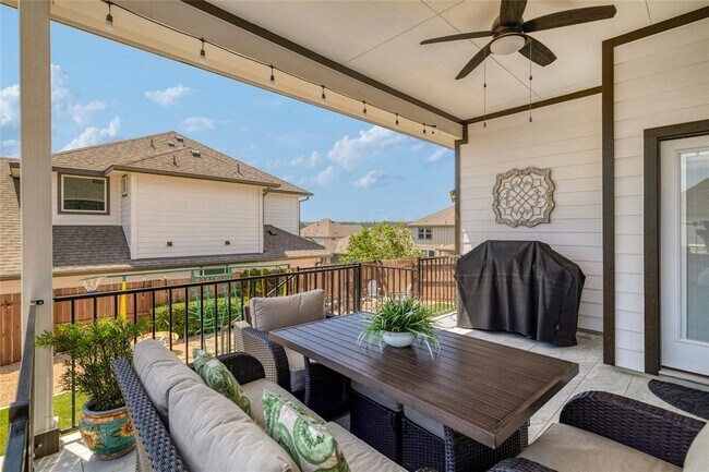 Building Photo - 505 Saturnia Dr