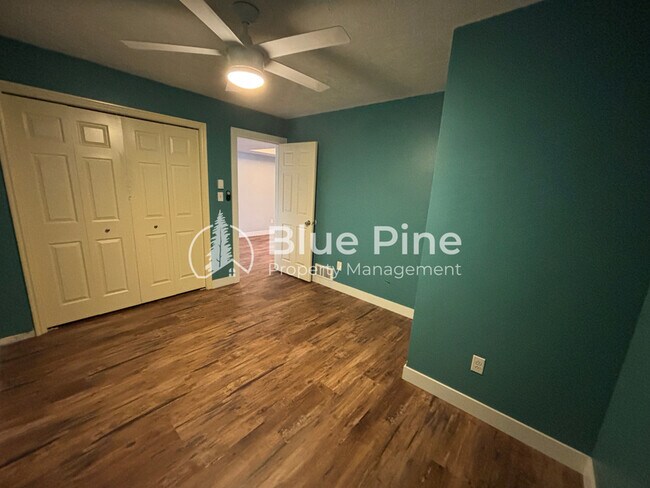 Building Photo - 1421 Vega Cir