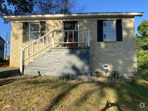 Building Photo - 2119 Benford St