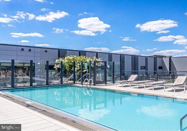 Building Photo - 70 N Street SE Unit 913