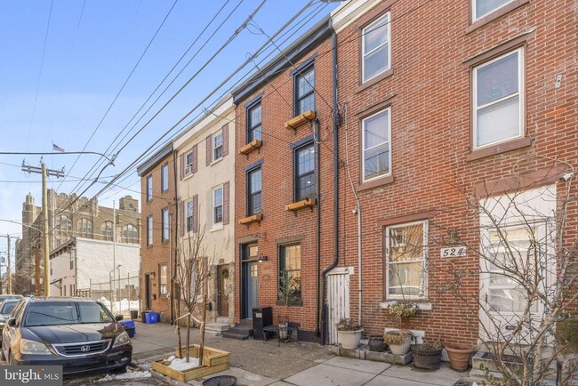 Building Photo - 526 E Thompson St