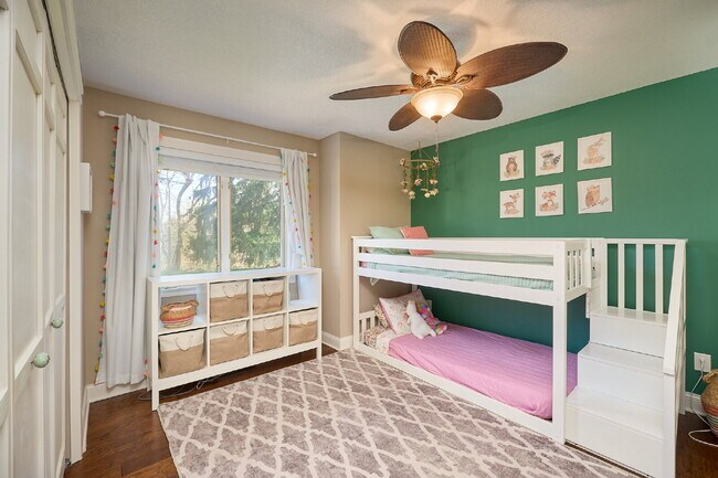 Building Photo - 1832 Essex Rd