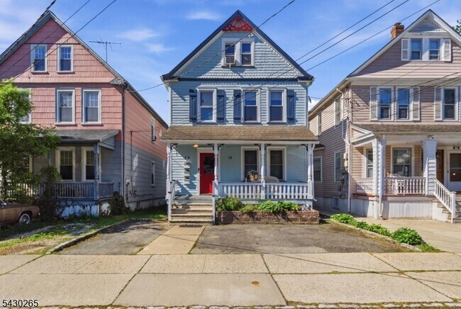 Building Photo - 19 Sylvan Pl