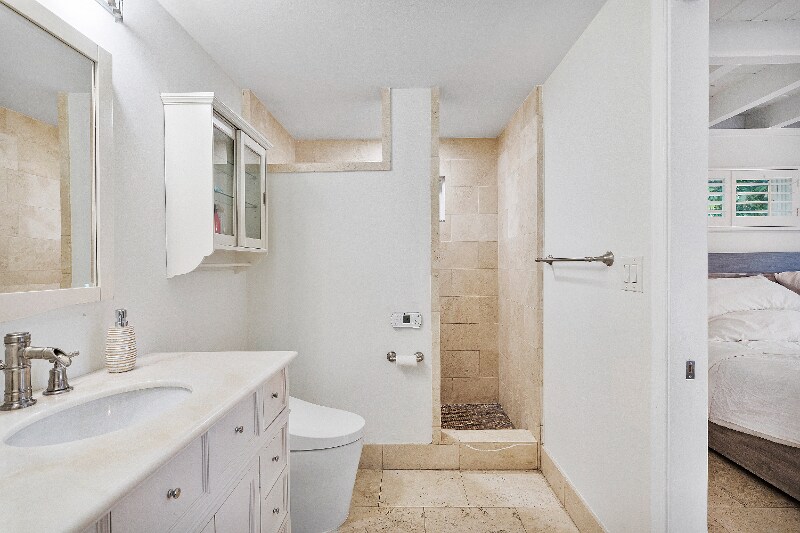 Building Photo - 411 Poinciana Dr
