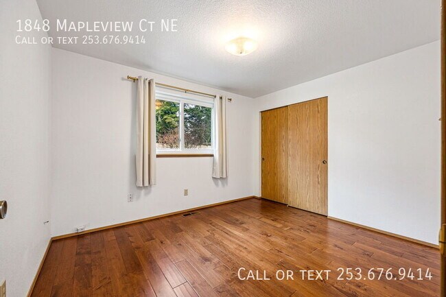 Building Photo - 1848 Mapleview Ct NE