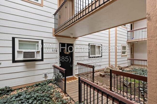 Building Photo - 5630 Meadow Ln