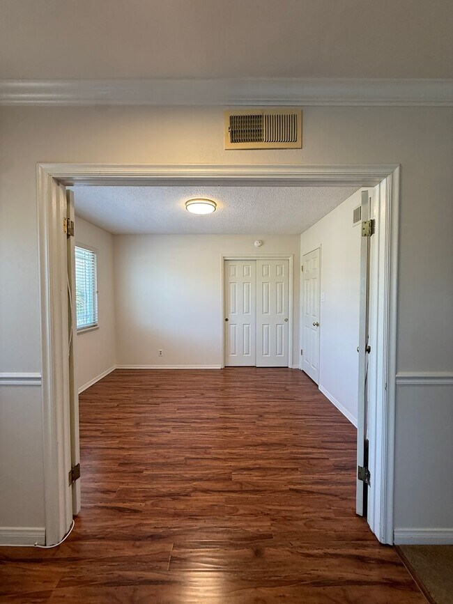Building Photo - Centrally Located Orcutt Single Story Home