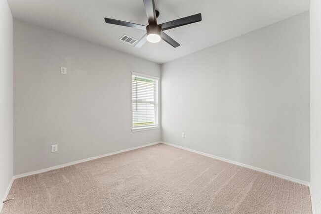 Building Photo - 603 Levine Ct