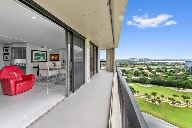 Building Photo - 1900 Consulate Pl