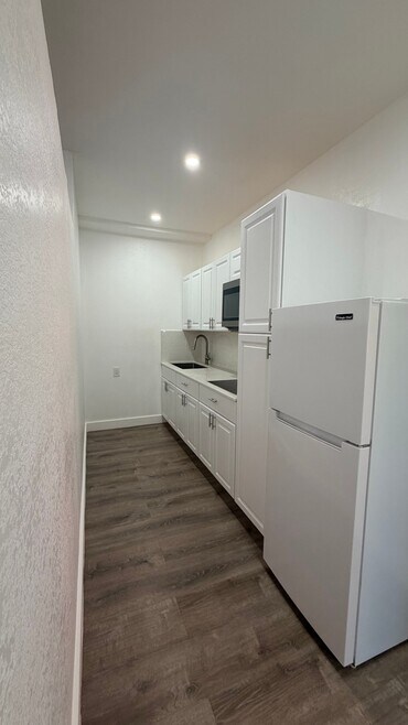 Building Photo - 2712 SW 118th Ct