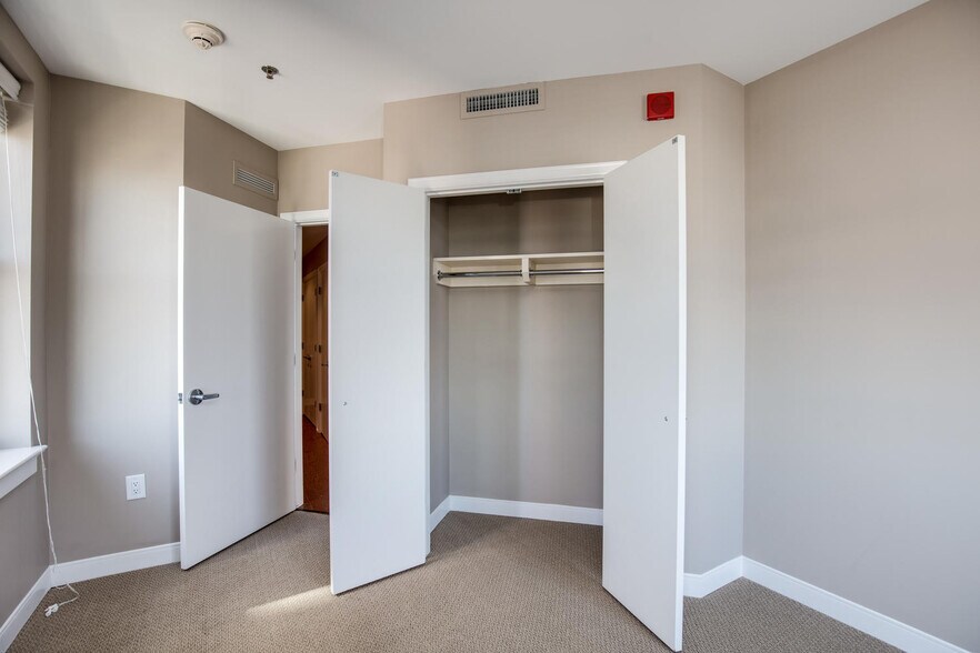 Building Photo - 525 W Lafayette Blvd